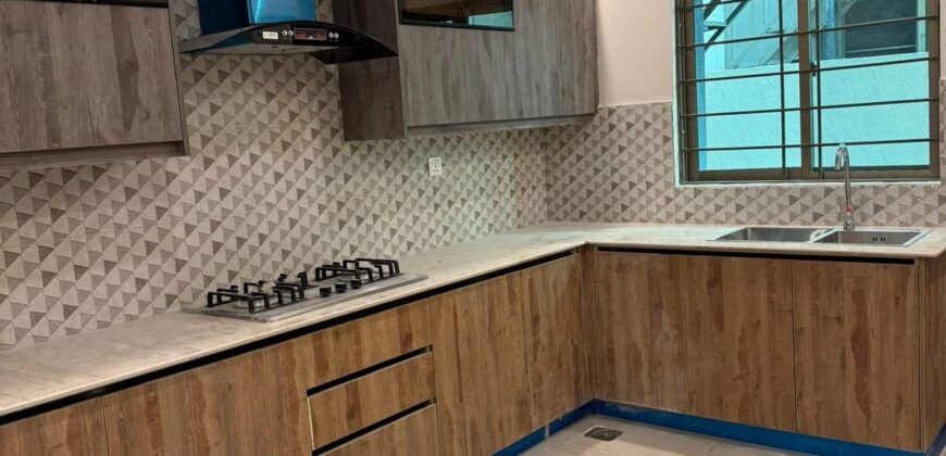 Luxury 5 Bedroom House